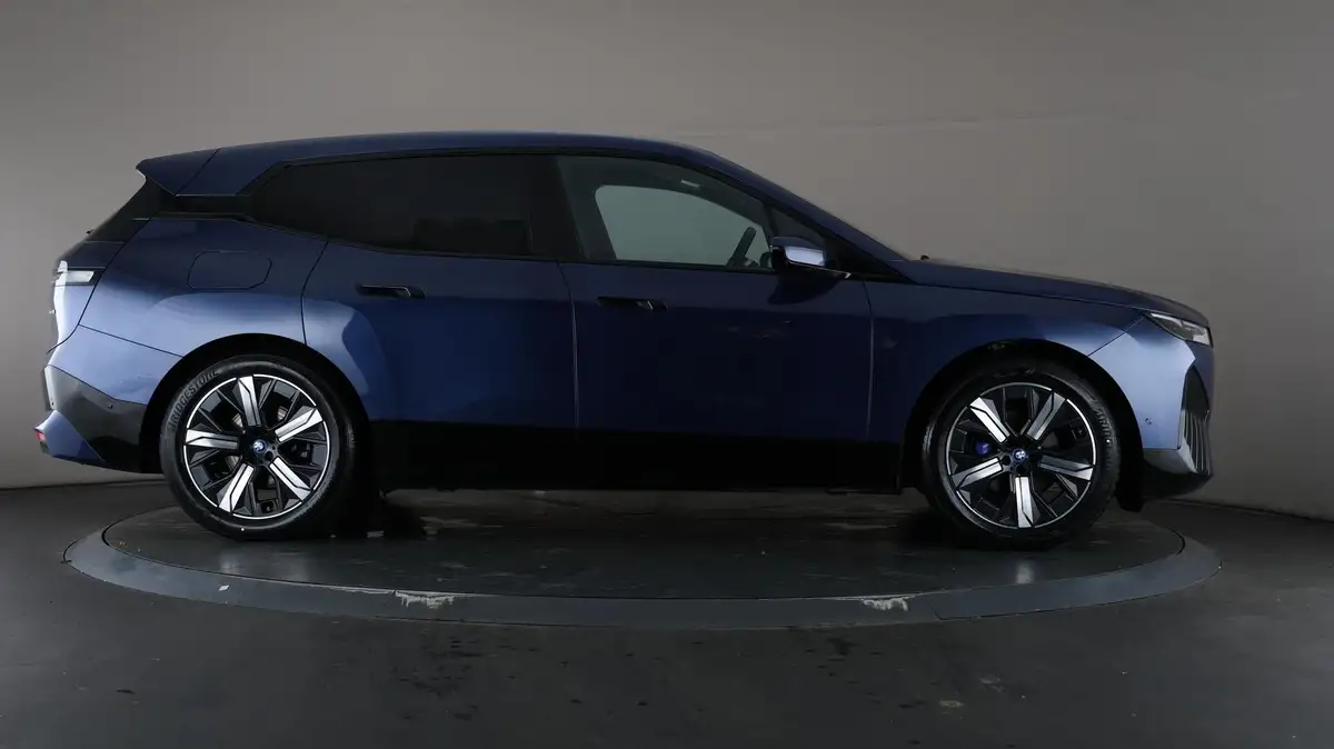2022-bmw-ix-e-xdrive-40-m-sport-edition-big-68