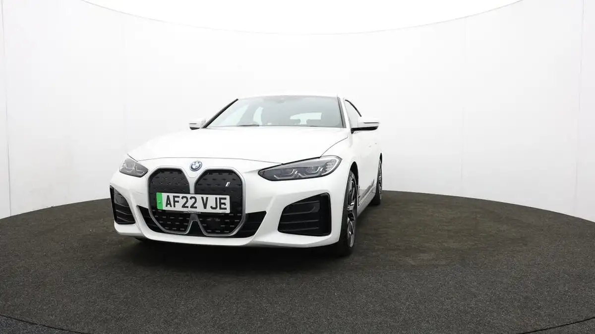 2022-bmw-i4-e-edrive40-m-sport-big-52