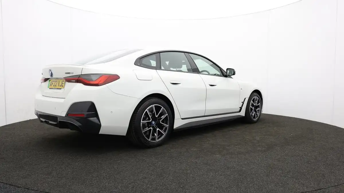 2022-bmw-i4-e-edrive40-m-sport-big-28
