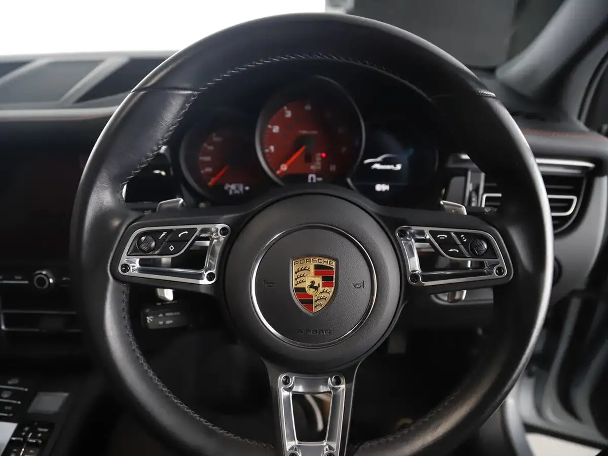 2021-porsche-macan-30-s-big-39