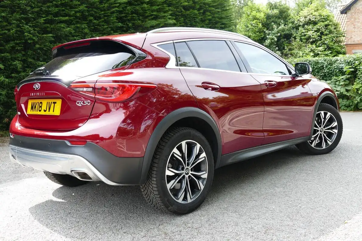 2018-infiniti-qx30-22d-premium-big-3