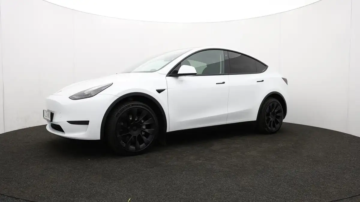 2023-tesla-model-y-e-rwd-big-66