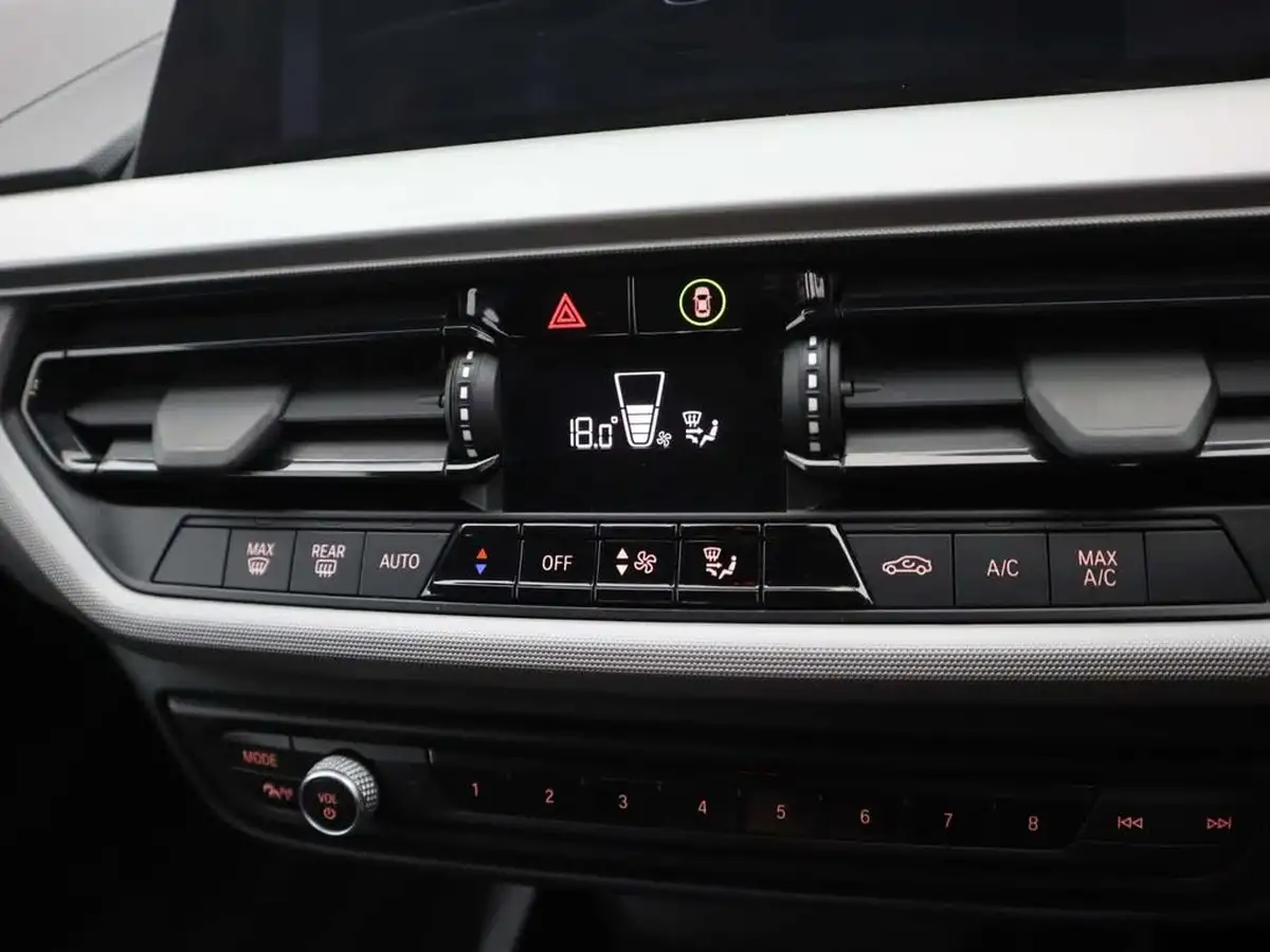2021-bmw-1-series-15td-116d-se-lcp-big-26