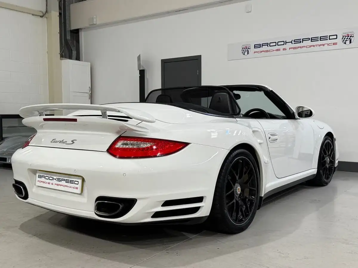 2010-porsche-911-38-turbo-s-cabriolet-big-6