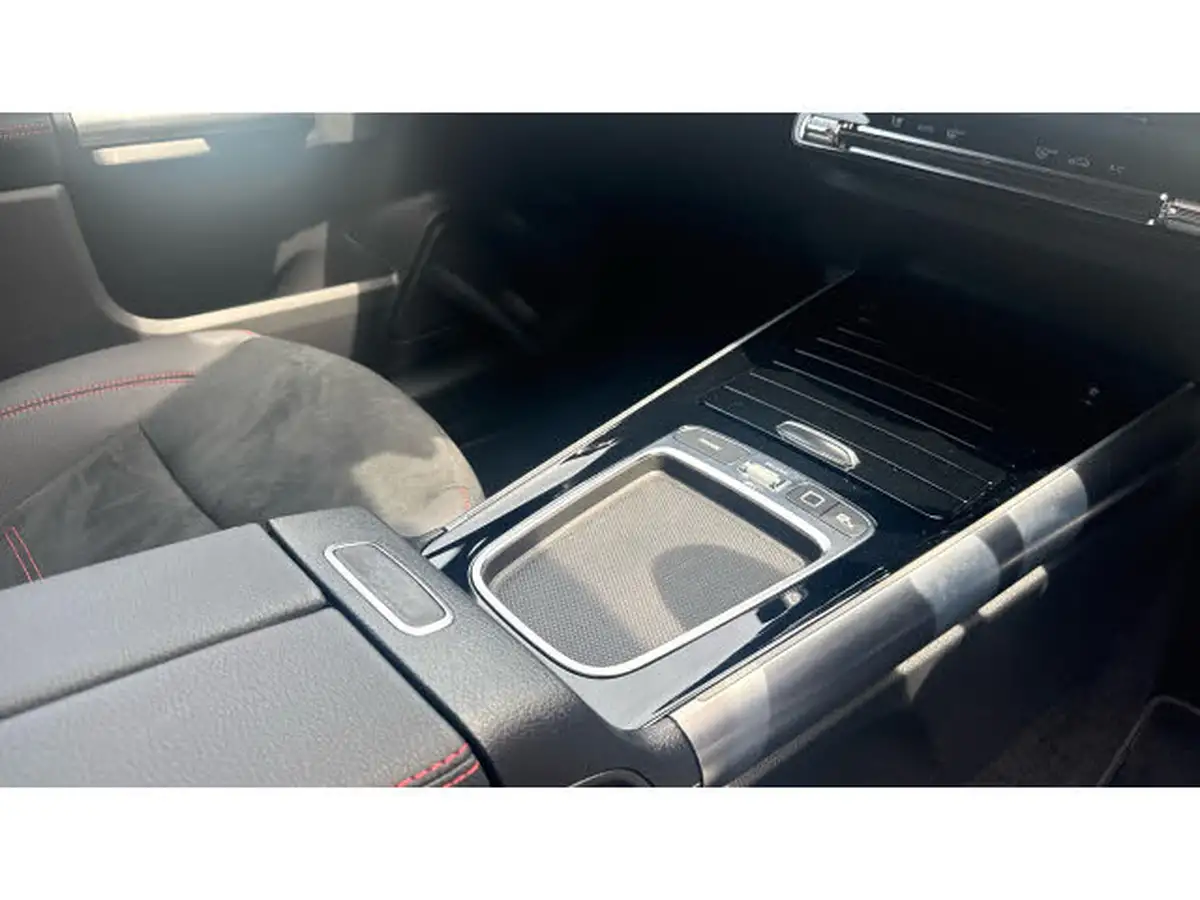 2024-mercedes-benz-gla-class-13-gla-200-amg-line-executive-big-12