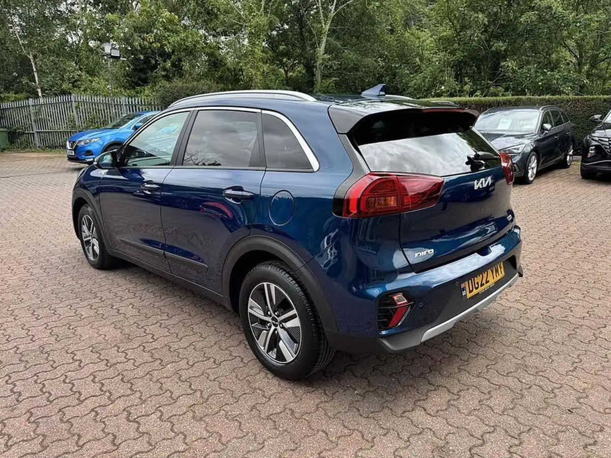 2022-kia-niro-16-gdi-2-139bhp-156kwh-big-2