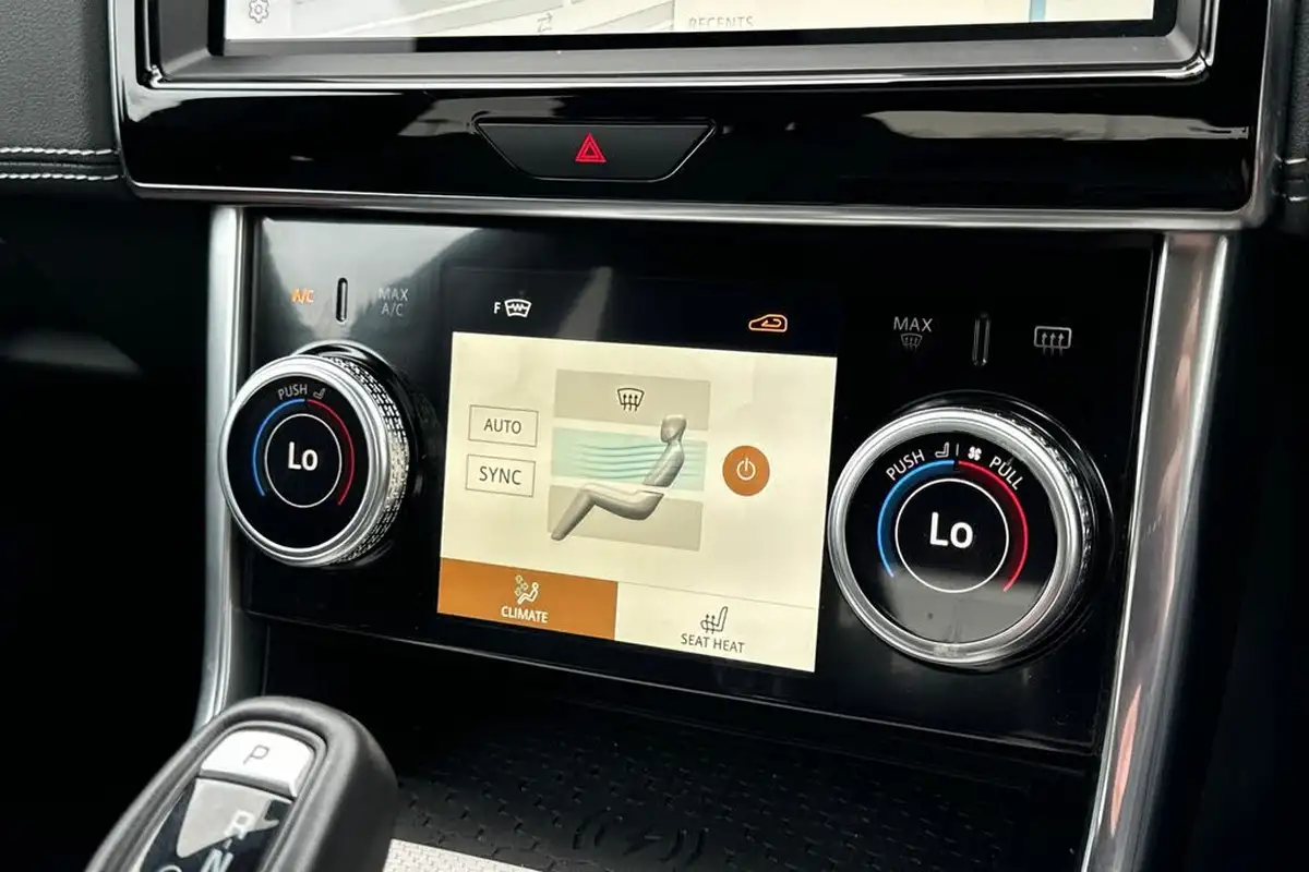 2023-jaguar-xe-20-p300-300-sport-big-13