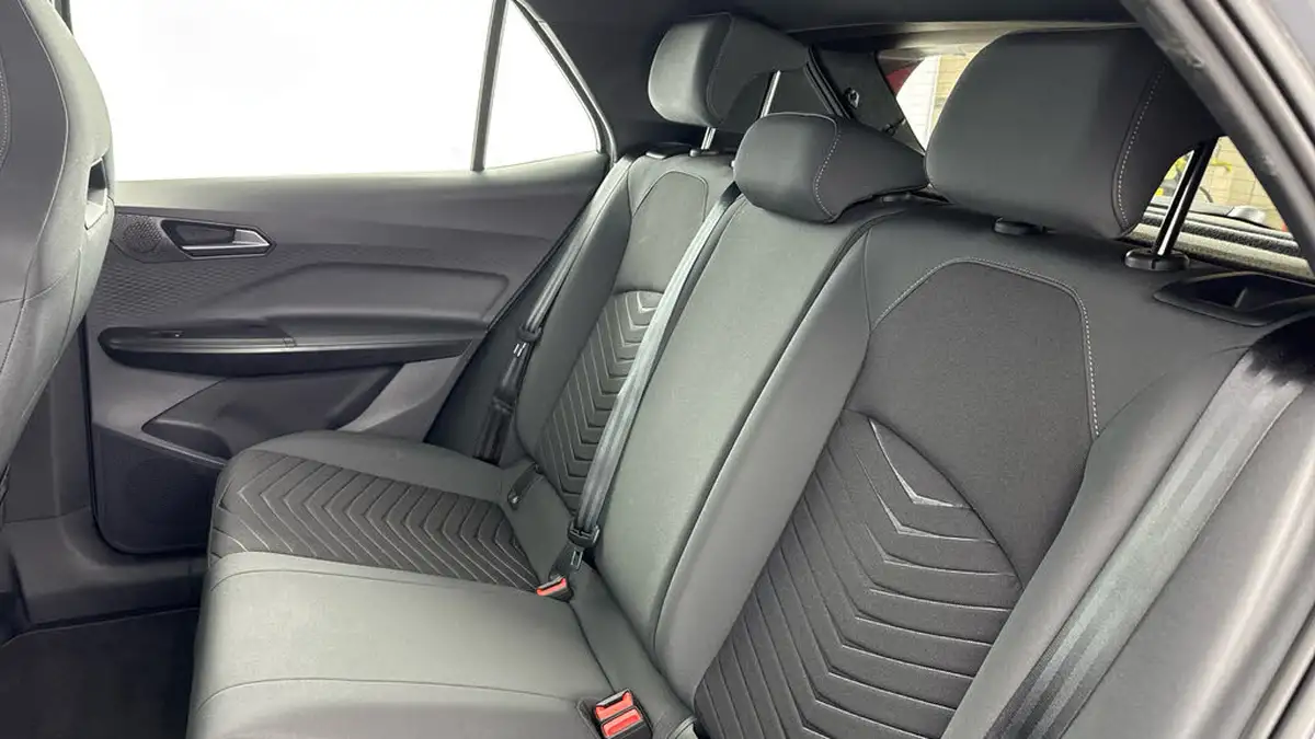 2023-cupra-born-e-v1-204ps-big-13