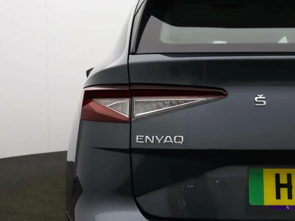 2021-skoda-enyaq-e-60-62-kwh-big-38