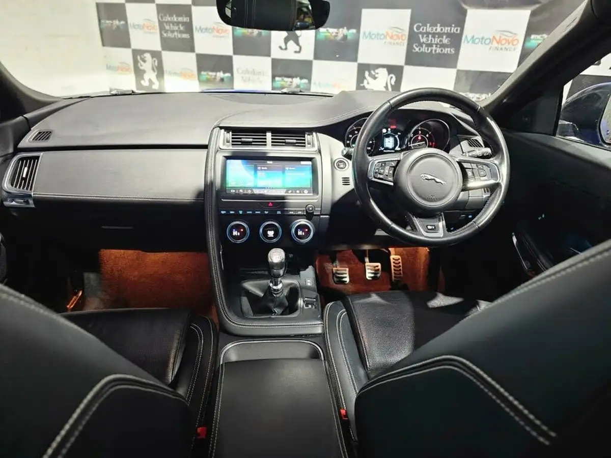 2018-jaguar-e-pace-20-i4d-r-dynamic-s-150ps-big-38