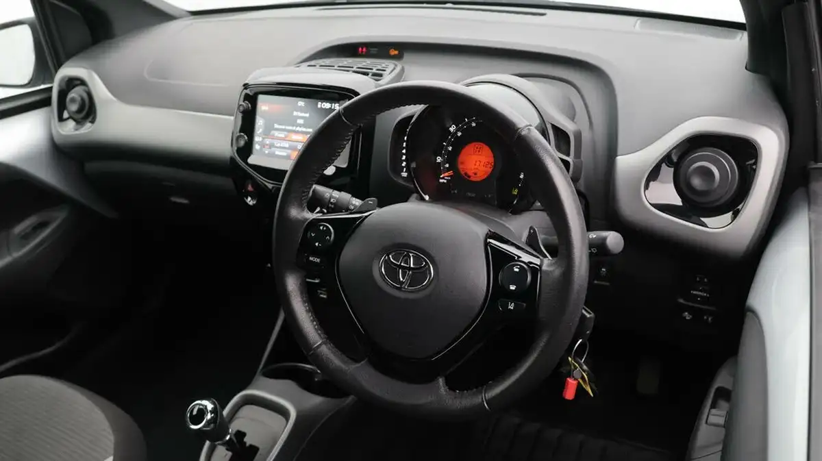 2021-toyota-aygo-10-vvt-i-x-trend-tss-x-shift-big-9