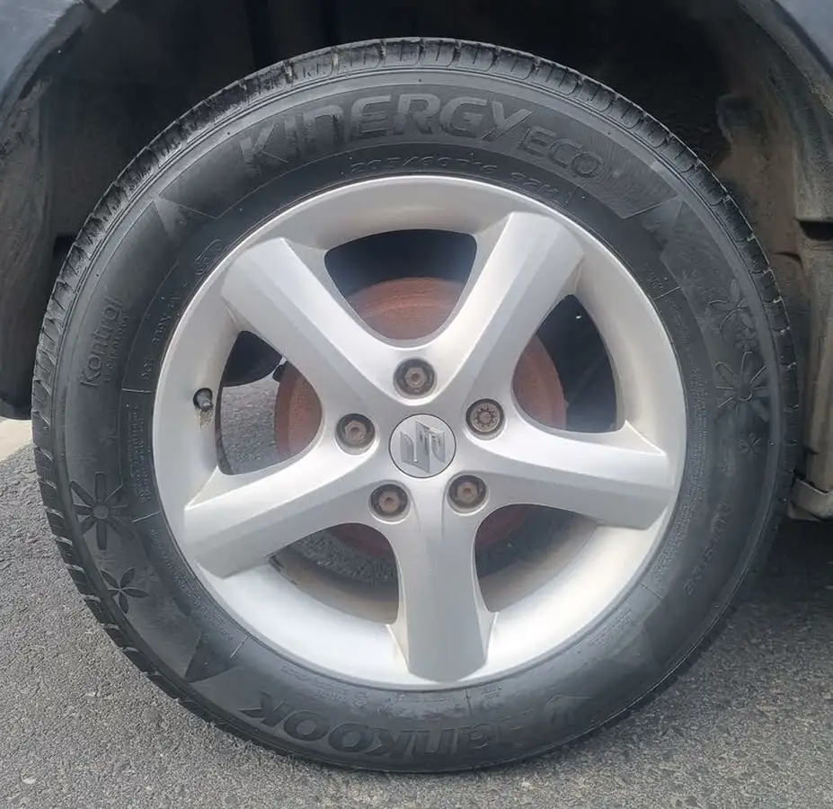 2007-suzuki-sx4-16-glx-4grip-big-17