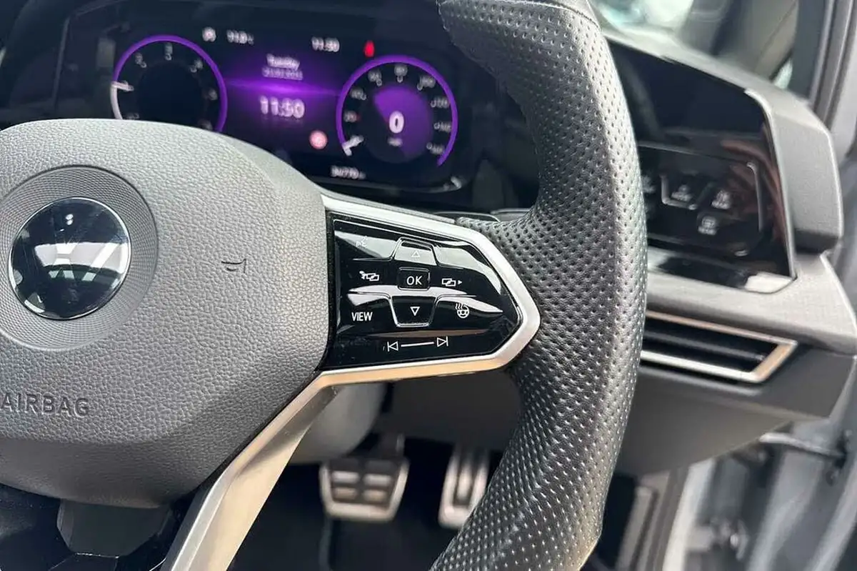 2021-volkswagen-golf-20tdi-gtd-big-16