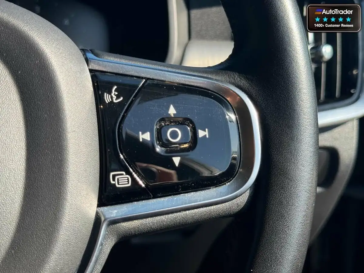 2020-volvo-s90-20td-d4-momentum-plus-big-17