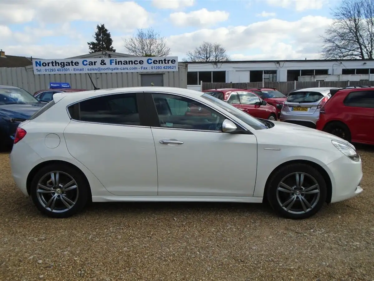 2014-alfa-romeo-giulietta-16td-exclusive-big-1