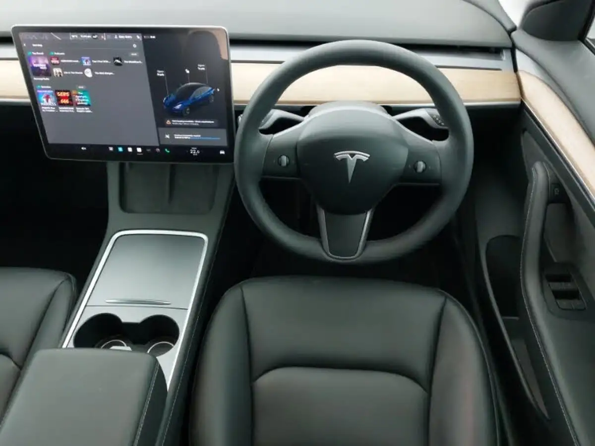 2021-tesla-model-3-e-long-range-awd-big-6
