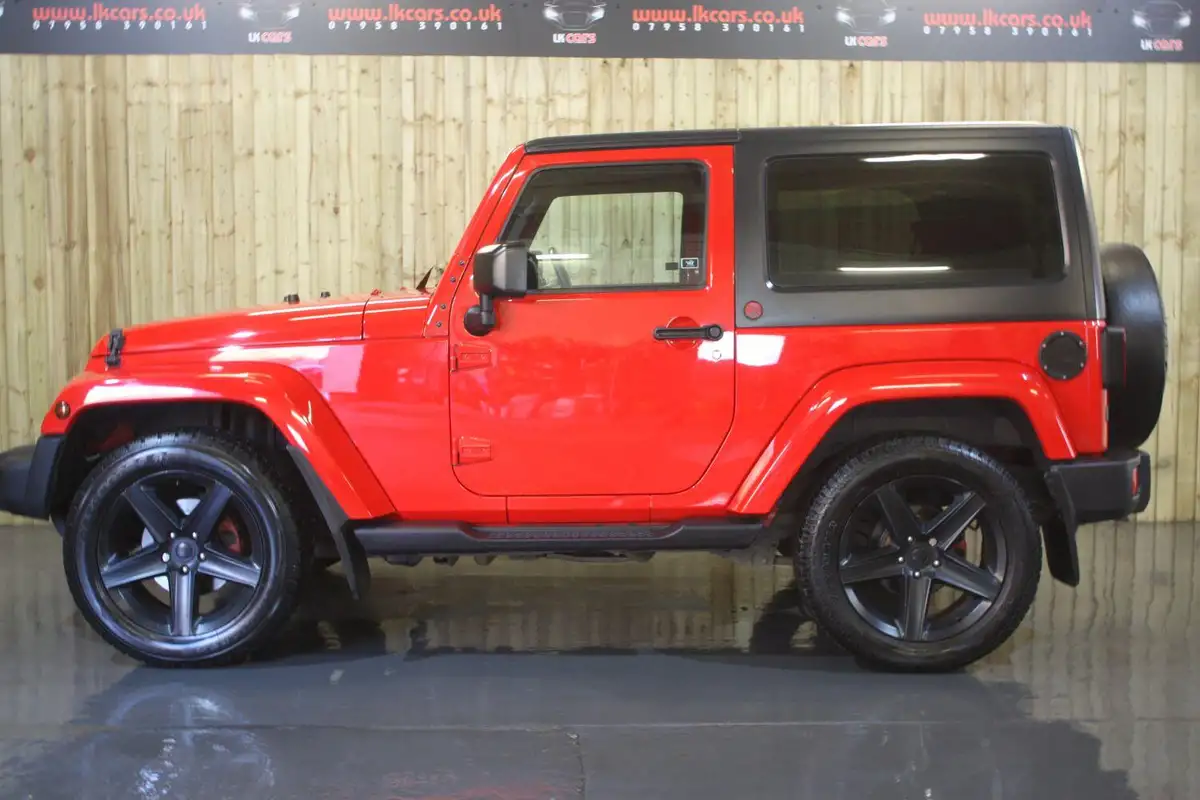 2015-jeep-wrangler-28crd-sahara-3d-big-6