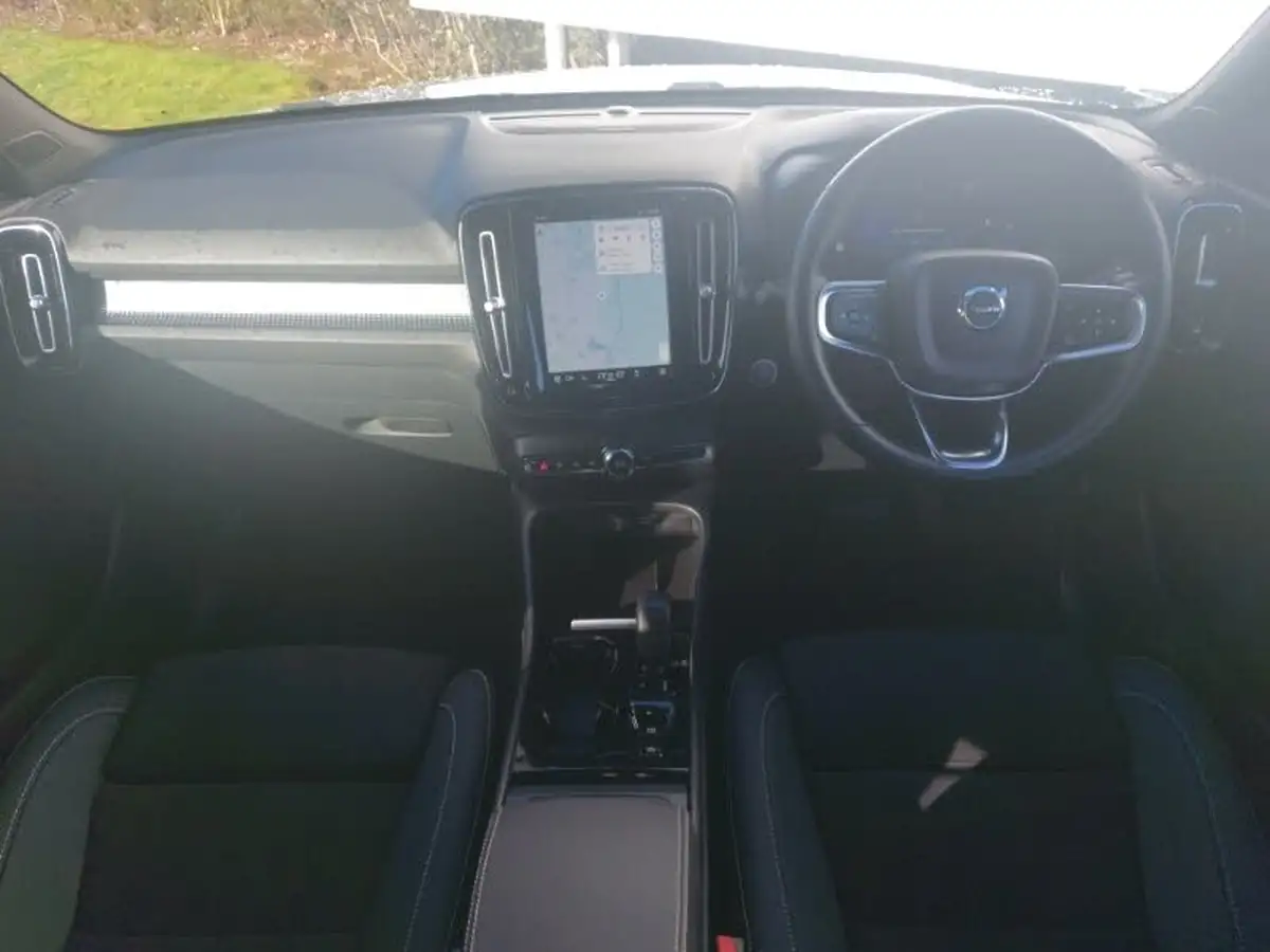 2023-volvo-xc40-20-b4-ultimate-big-2