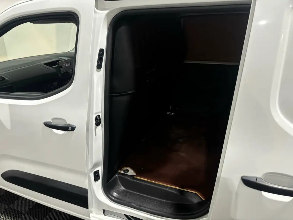 2021-vauxhall-combo-15cdti-dynamic-2300-100pseu6dt-l2h1-panel-big-38