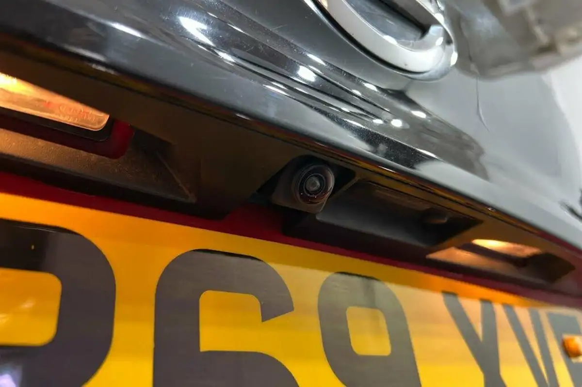 2019-nissan-leaf-e-e-tekna-big-12