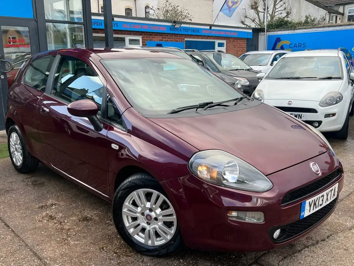 2013-fiat-punto-14-easy-8v-77bhp-brio-3d-big-34