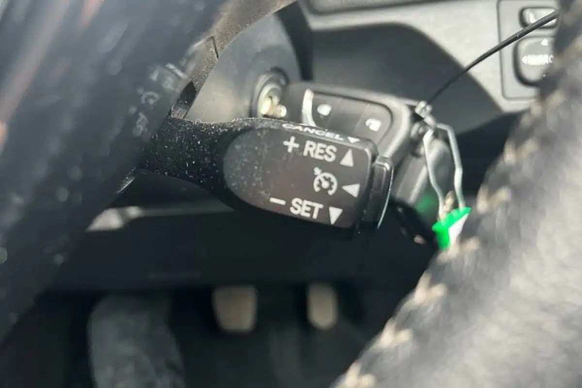 2019-toyota-yaris-15-vvt-i-icon-tech-111bhp-1496cc-big-35