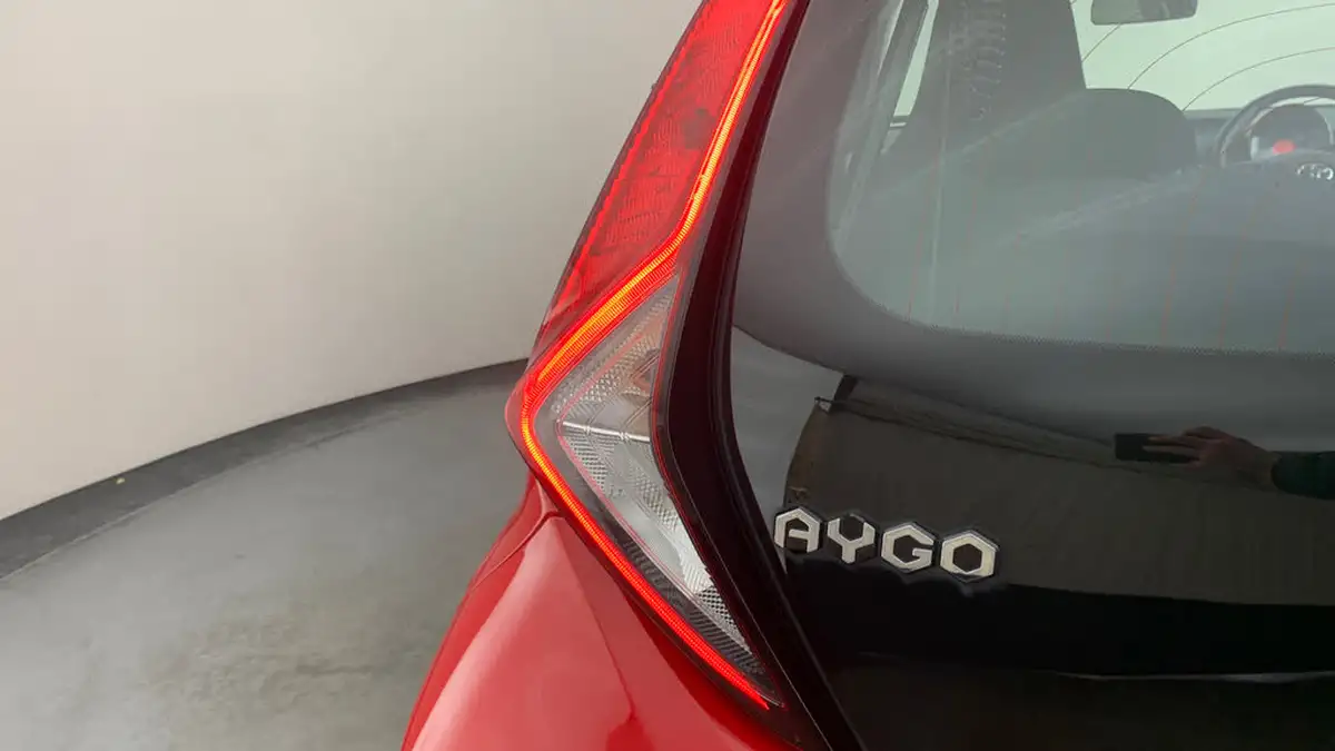 2020-toyota-aygo-10-vvt-i-x-play-tss-x-shift-big-36