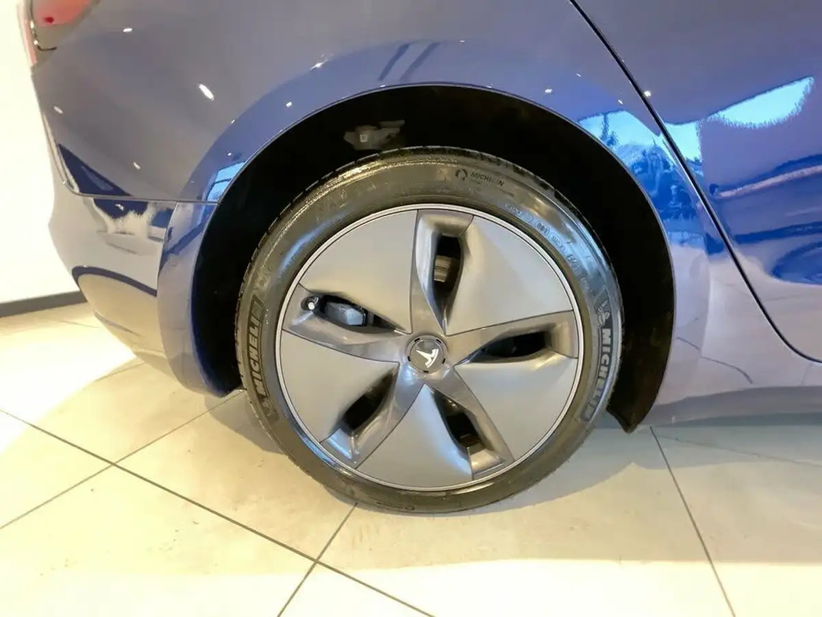 2020-tesla-model-3-e-long-range-big-8