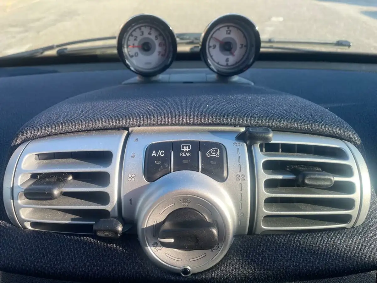 2012-smart-fortwo-10-passion-71bhp-coupe-softouch-big-13