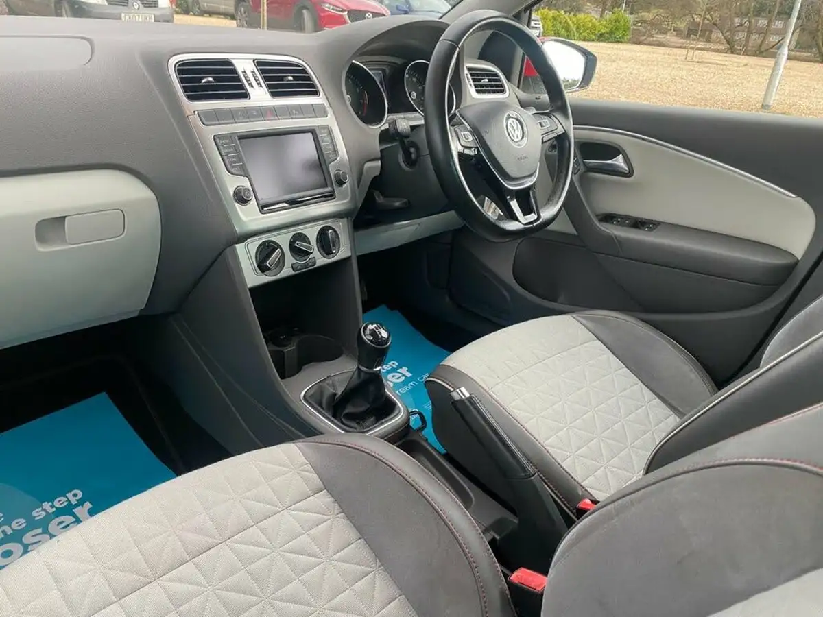 2017-volkswagen-polo-10-beats-65ps-ss-5d-big-25