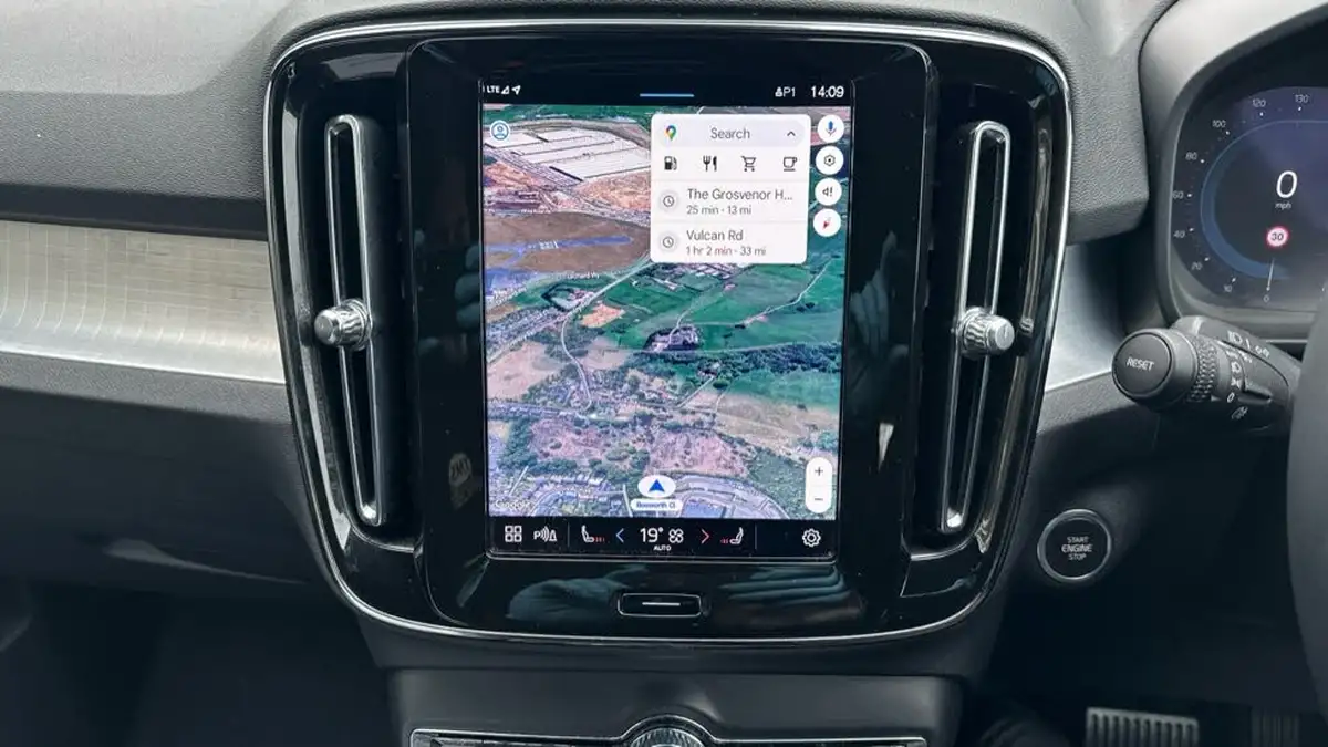 2023-volvo-xc40-20-b3-core-big-47