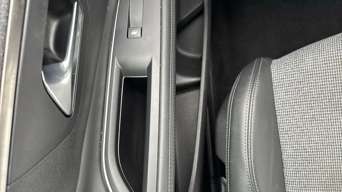 2019-peugeot-5008-suv-15-bluehdi-allure-eat8-big-40