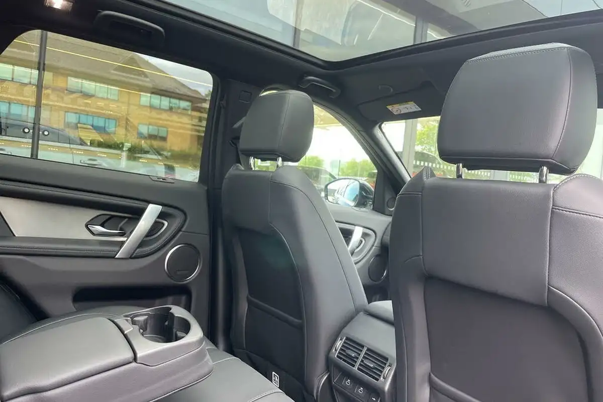 2024-land-rover-discovery-sport-15-p300e-dynamic-se-big-27