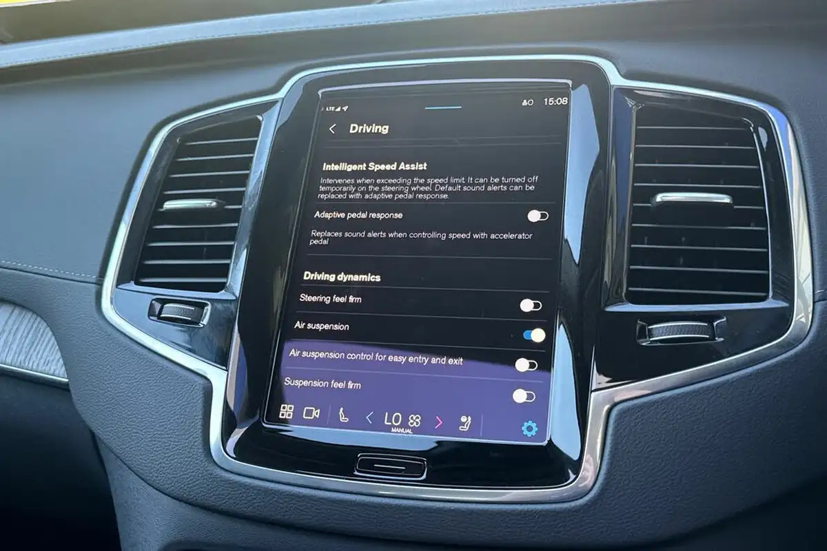 2024-volvo-xc90-20-b5-ultra-dark-big-24