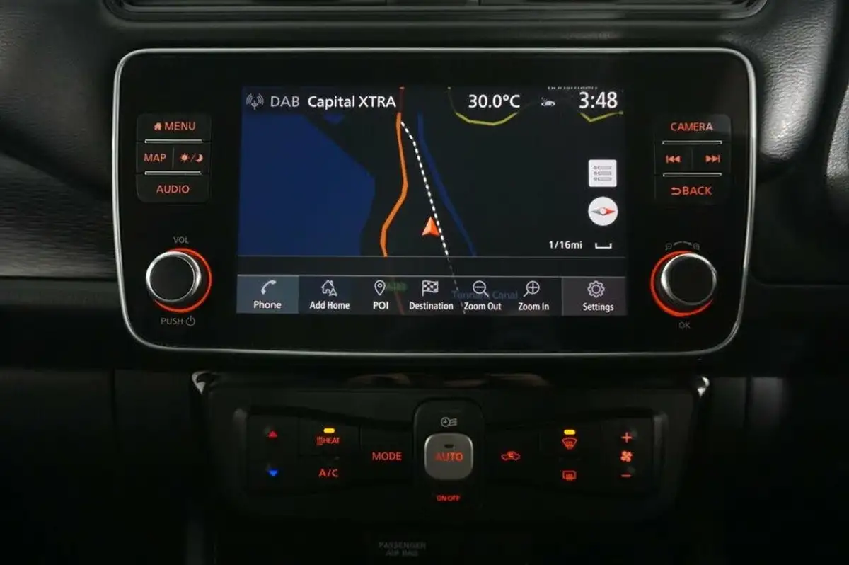 2020-nissan-leaf-e-tekna-big-13