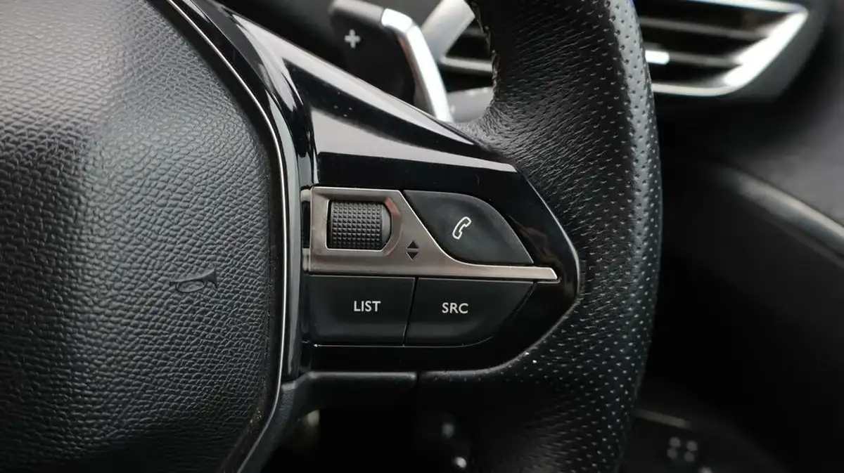 2018-peugeot-5008-suv-16-thp-gt-line-big-26