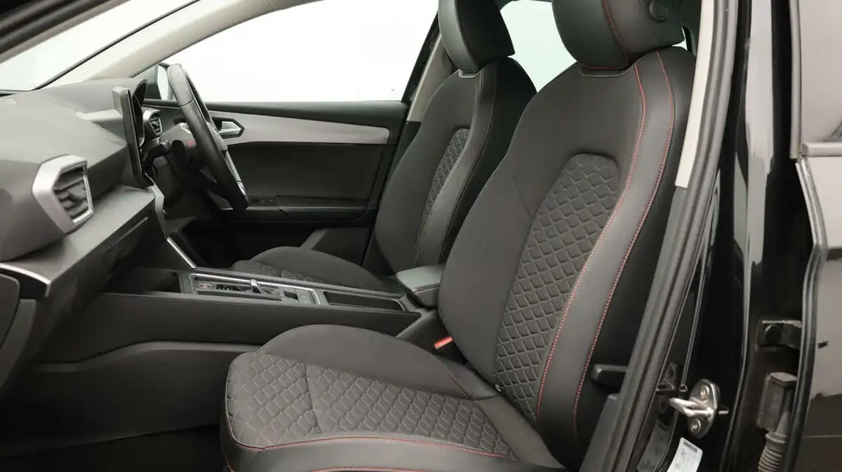 2020-seat-leon-14-e-hybrid-fr-hatchback-big-14