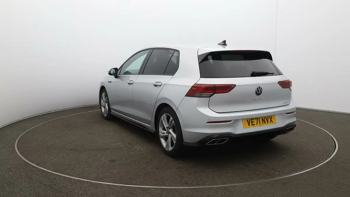 2022-volkswagen-golf-15-etsi-r-line-150ps-hatchback-big-53