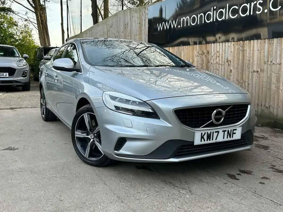 2017-volvo-v40-20td-d3-r-design-nav-plus-big-8
