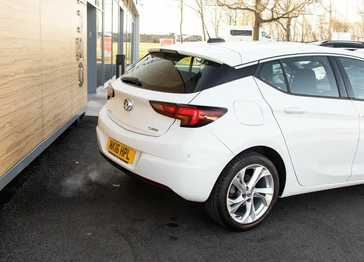 2016-vauxhall-astra-14i-16v-turbo-sri-150ps-ss-hatchback-auto-big-8