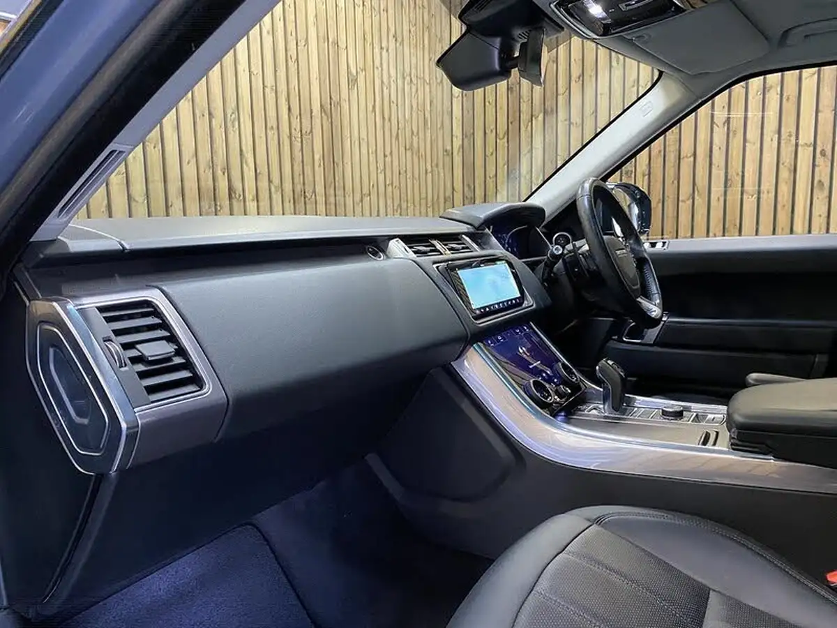 2019-land-rover-range-rover-sport-30-sdv6-hse-big-18