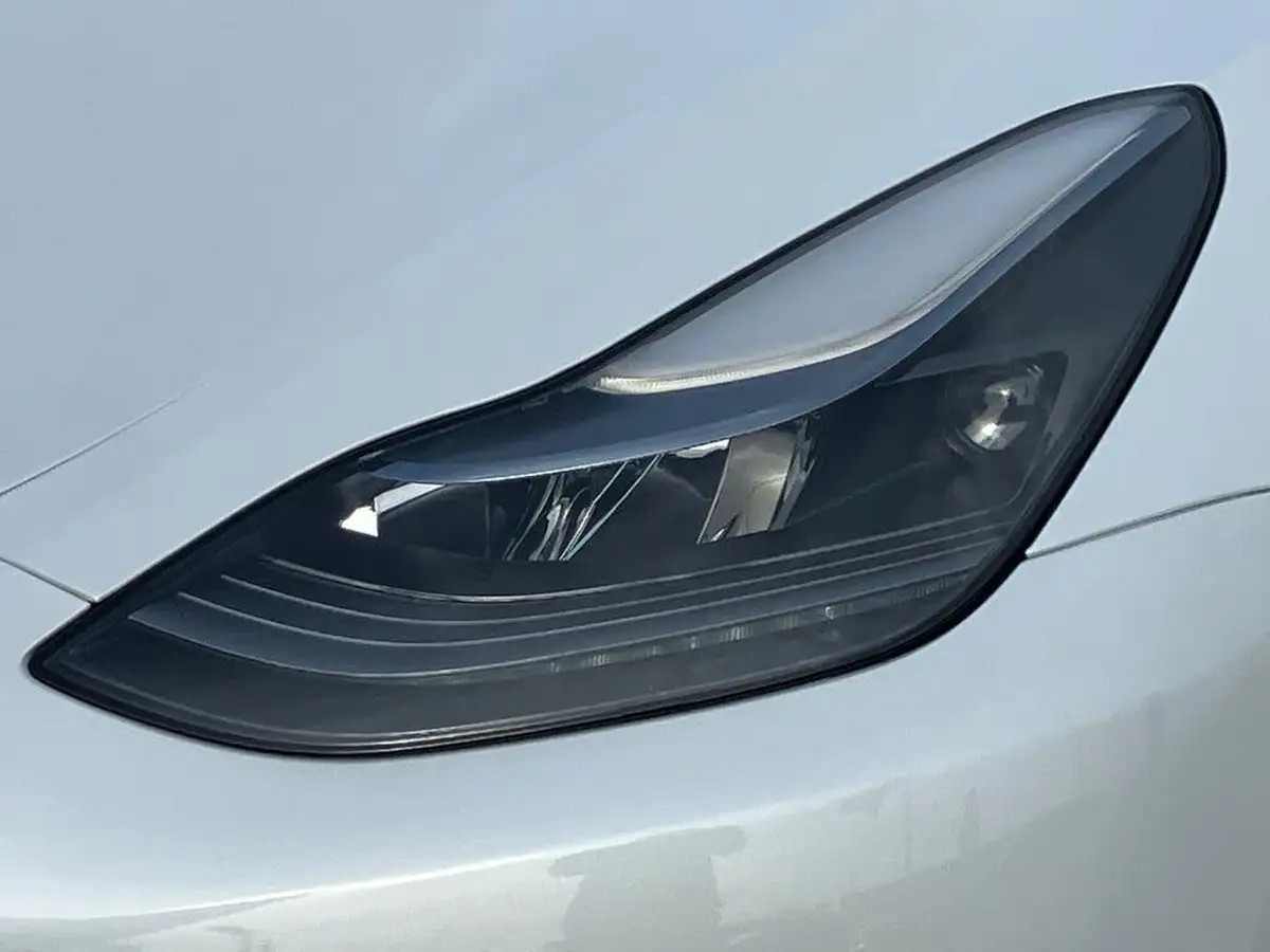 2023-tesla-model-y-e-rwd-big-12