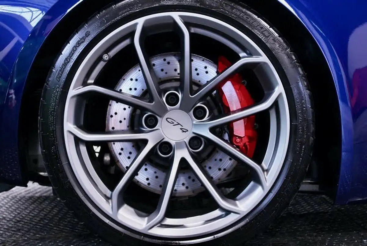 2020-porsche-cayman-718-40-cayman-gt4-big-37