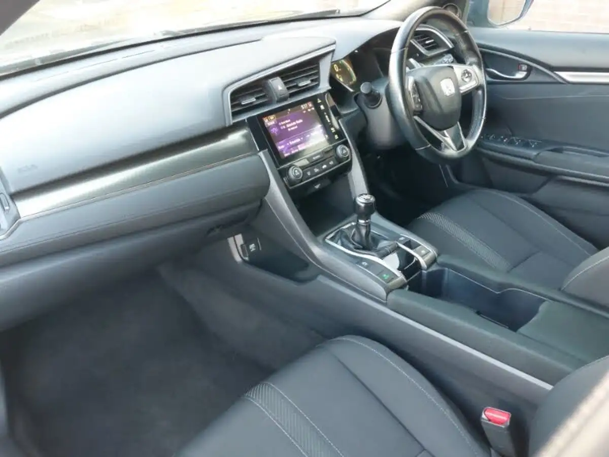 2018-honda-civic-16-i-dtec-sr-hatchback-5d-big-4