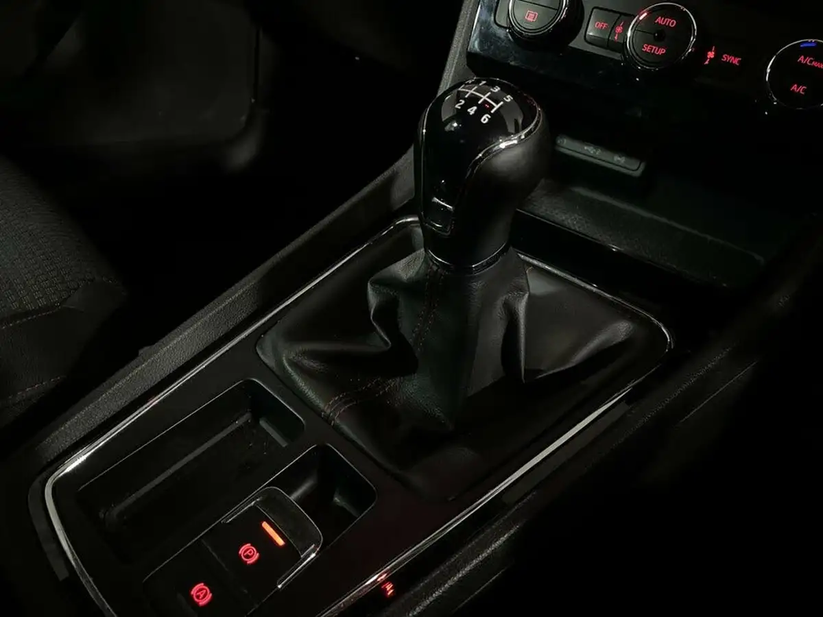 2020-seat-leon-20tdi-fr-hatchback-big-24