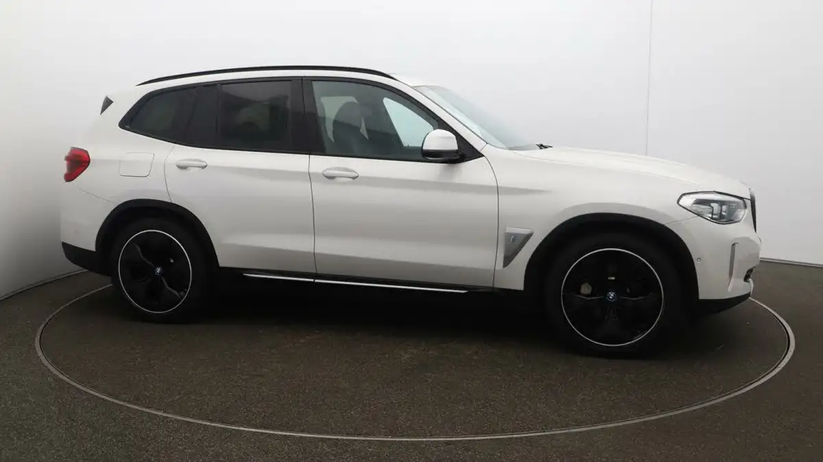 2021-bmw-ix3-e-premier-edition-big-44