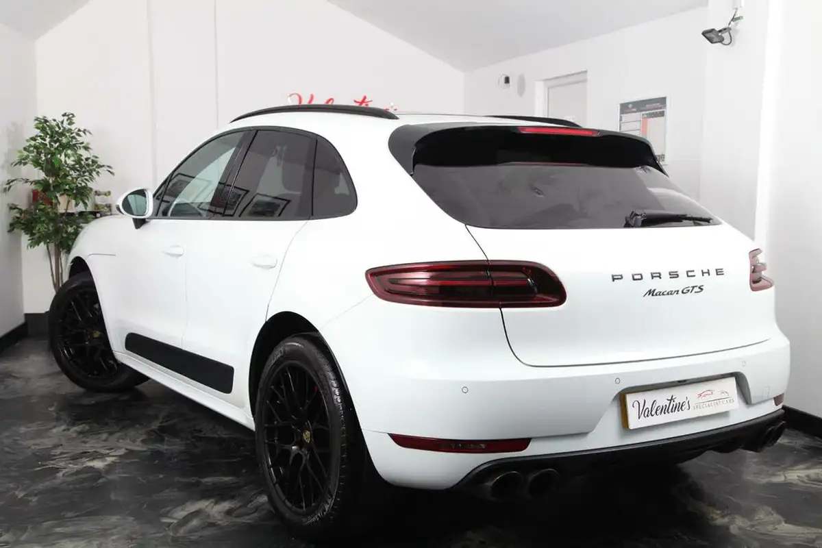 2016-porsche-macan-30-gts-big-5