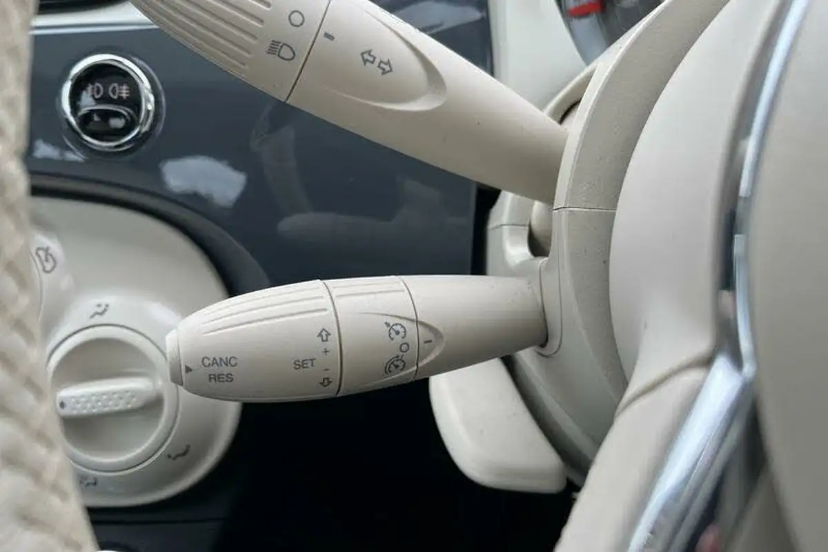 2019-fiat-500-12-lounge-ss-big-31