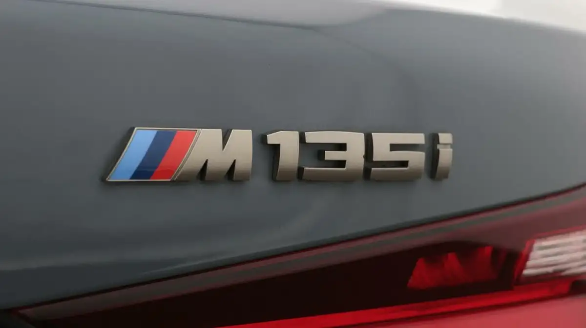 2020-bmw-1-series-20-m135i-xdrive-big-23