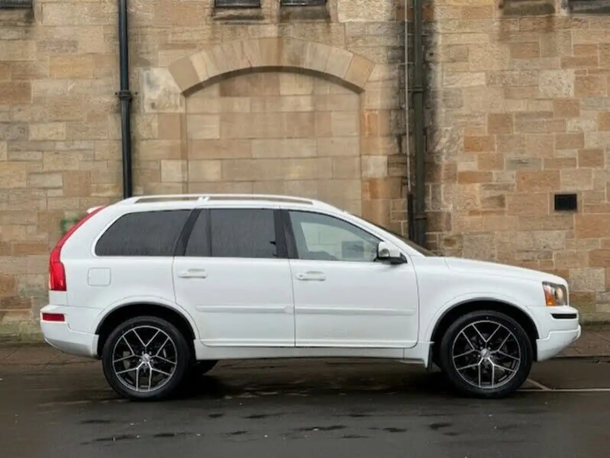 2014-volvo-xc90-24td-es-big-25